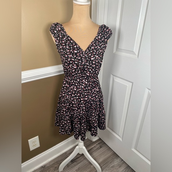 Sadie & Sage Elegant Black and Pink Floral Dress NWT Small - Picture 9 of 15